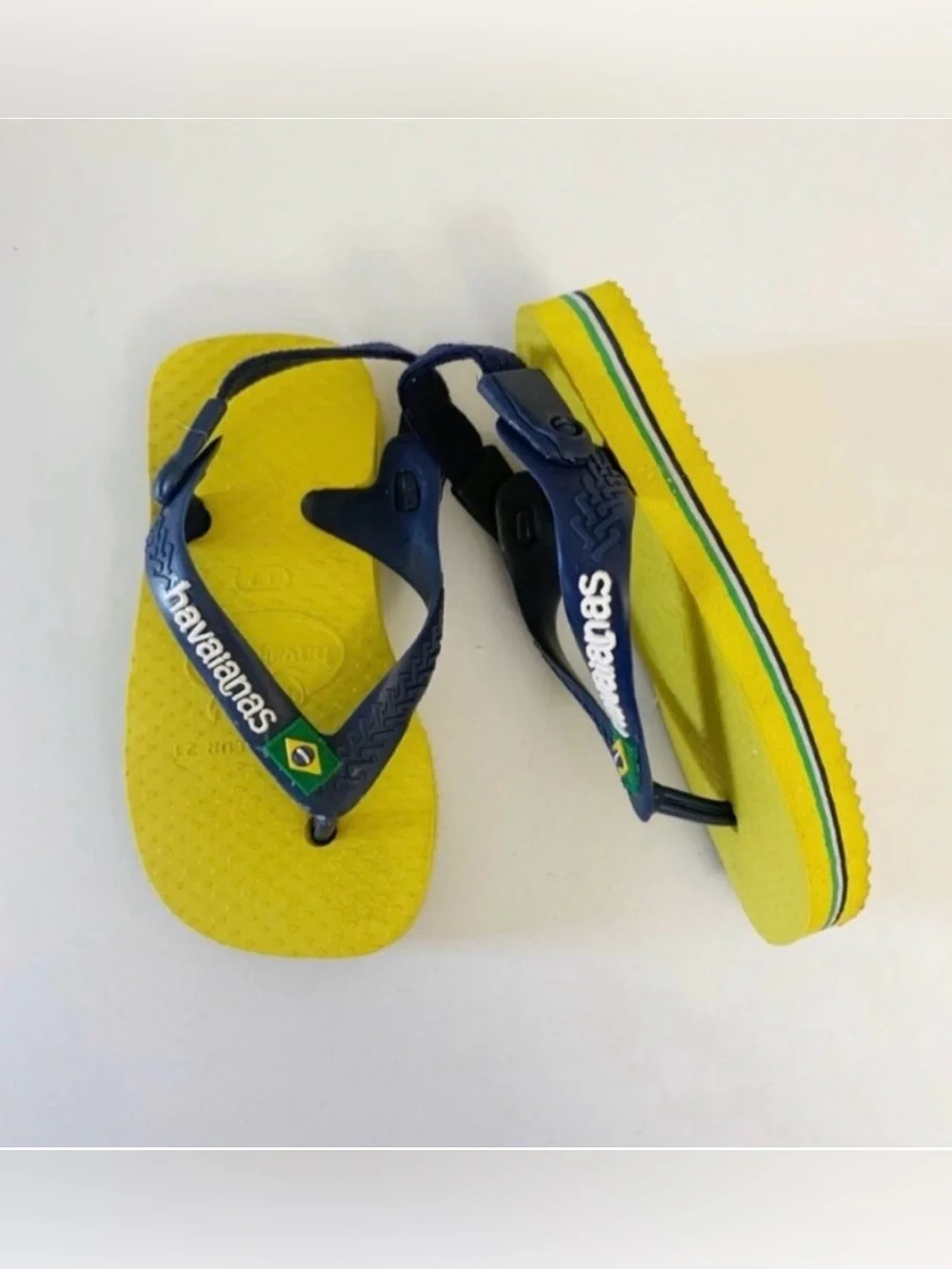 ▪️Champion Infant Strap Sandals & Havaianas Sandals Bundle ~ 4 & 5